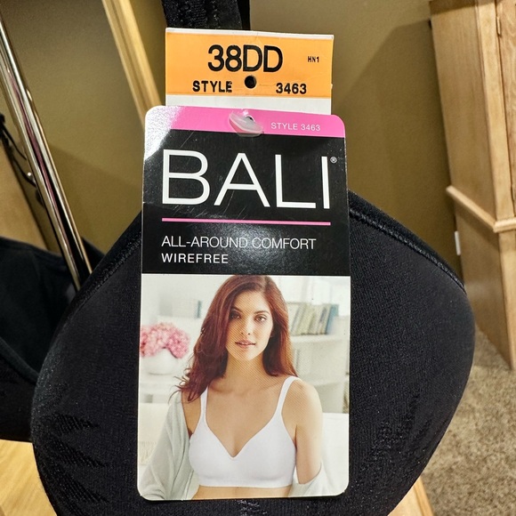 Hanes Black Full-Coverage Bra with Molded Cups - Picture 4 of 5